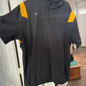 Nike Black and Yellow Short-Sleeve Jacket
